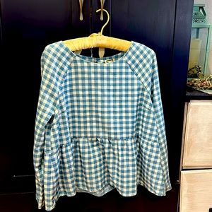 Long sleeve, light weight checkered top with necklace.